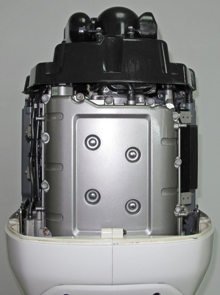 Мотор лодочный Suzuki DF350ATXX белый, б/у